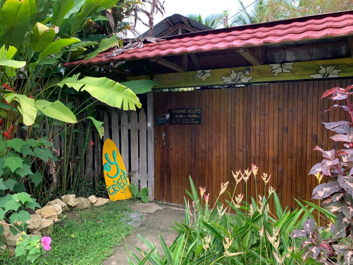 Surf Camp Hotel Bocas Town Exterior foto