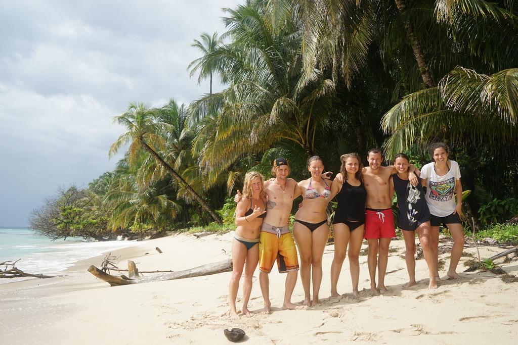 Surf Camp Hotel Bocas Town Exterior foto