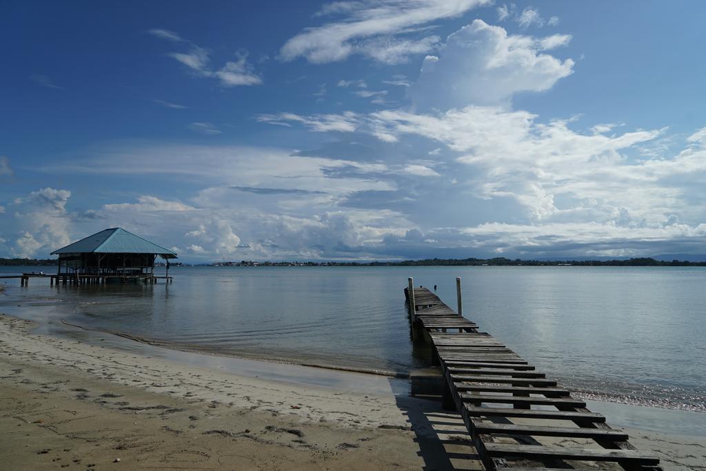 Surf Camp Hotel Bocas Town Exterior foto