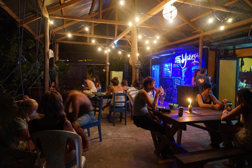 Surf Camp Hotel Bocas Town Exterior foto
