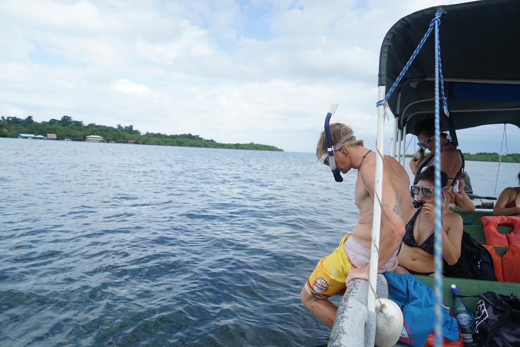 Surf Camp Hotel Bocas Town Exterior foto