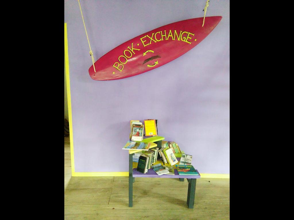 Surf Camp Hotel Bocas Town Exterior foto