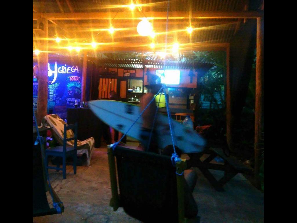 Surf Camp Hotel Bocas Town Exterior foto